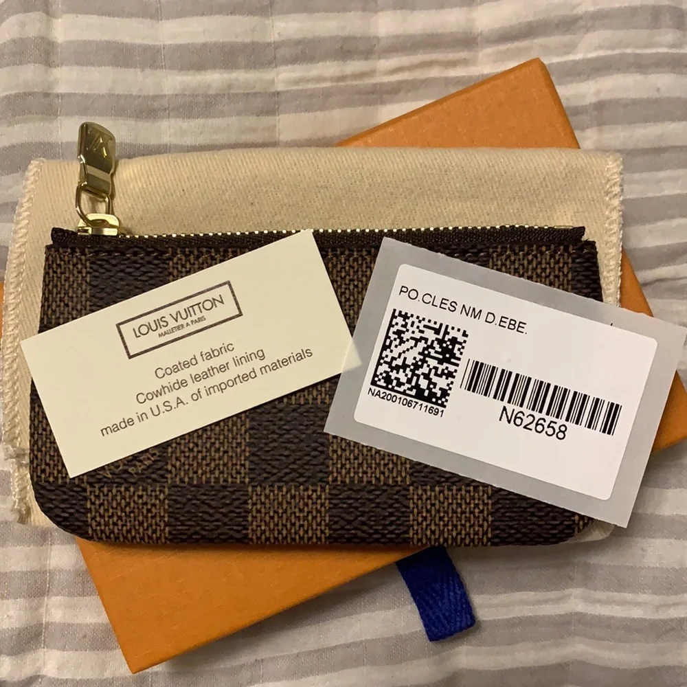 New Never Used Louis Vuitton Key Pouch - Picture 3 of 5